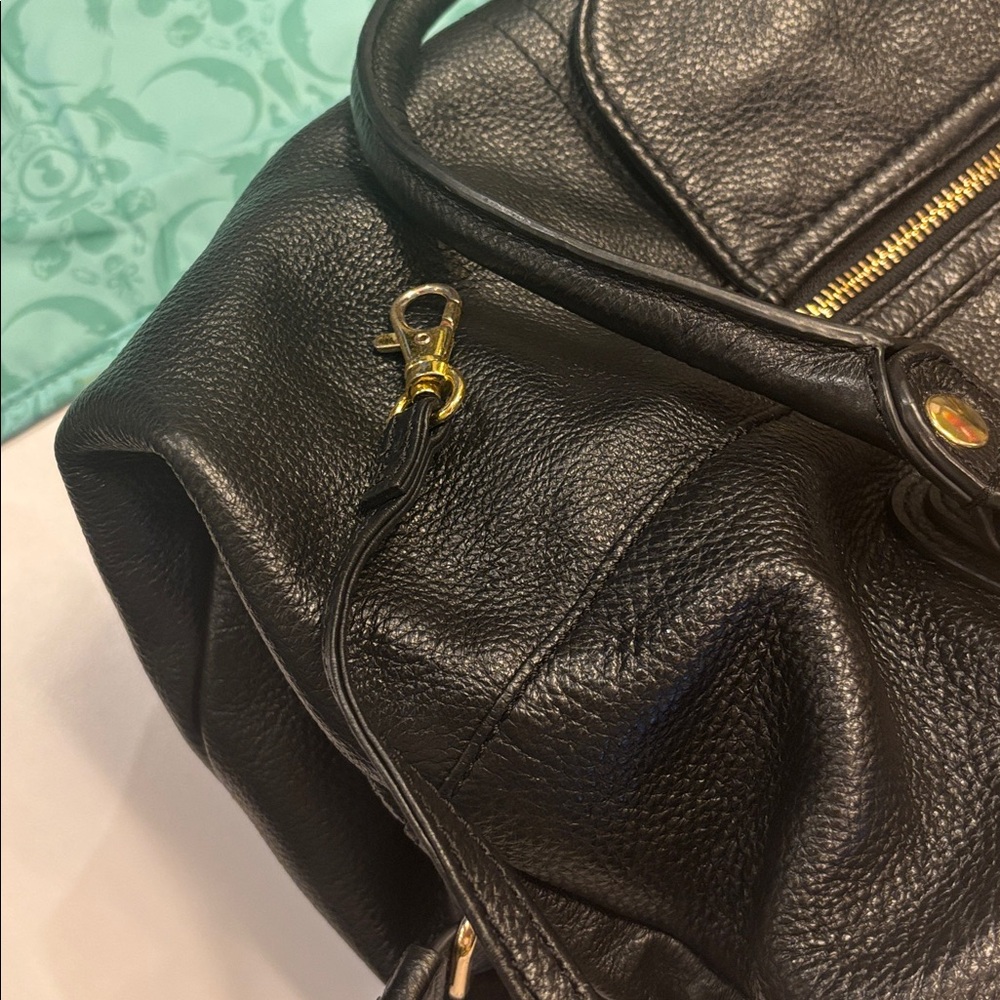 Luxurious NEST Black Leather Baby Diaper Bag that’s more like a high end purse! - Picture 6 of 12